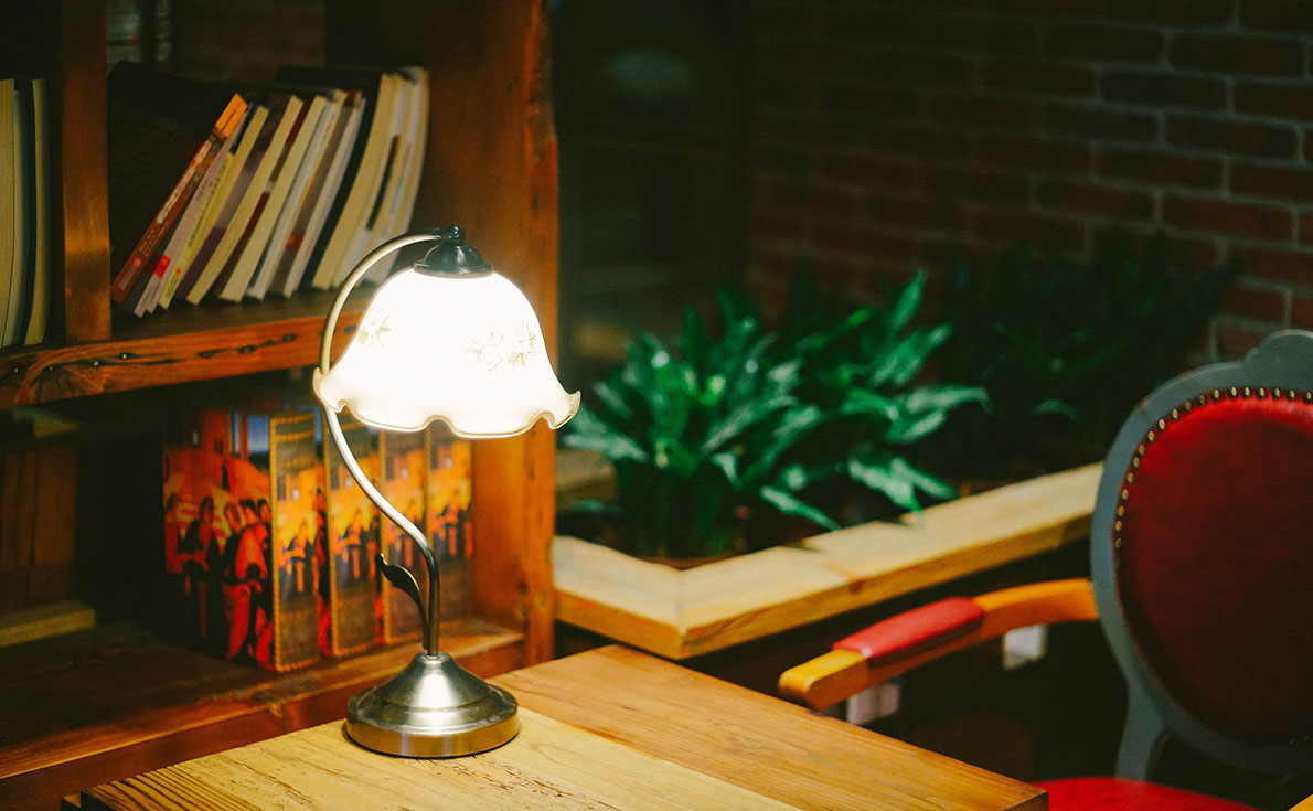 How to Use Night Table Lamps Reasonably? What Are the Precautions when Buying?