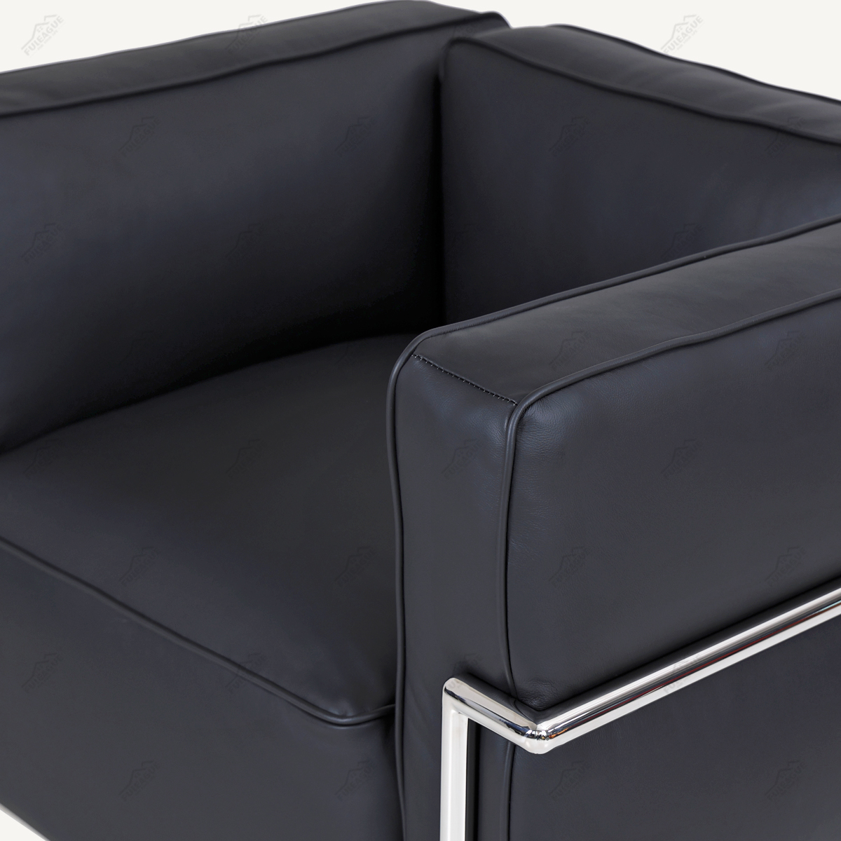 Le Corbusier LC3 Armchair Replica in Genuine Leather FA336-1S-L