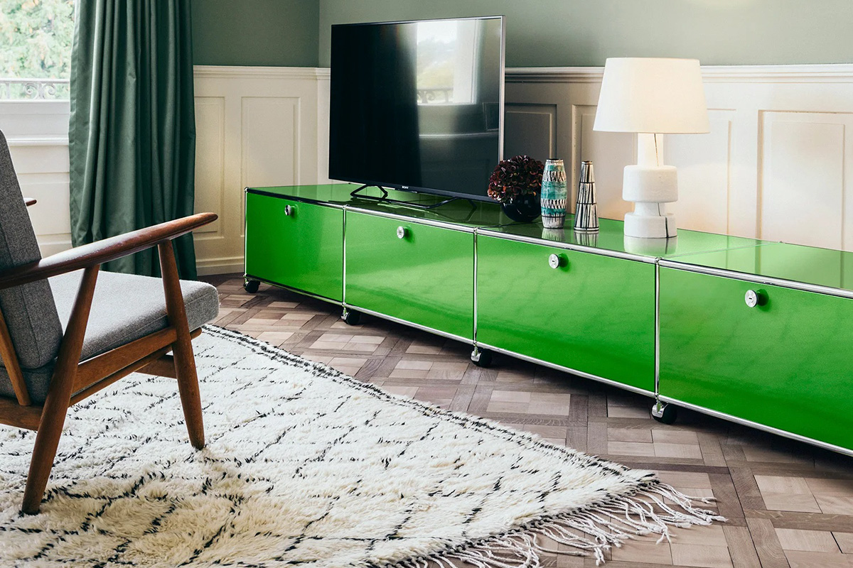Crafting the Perfect Mid-Century Modern TV Console: The Power of Modular Metal Furniture for a Customizable Entertainment Center
