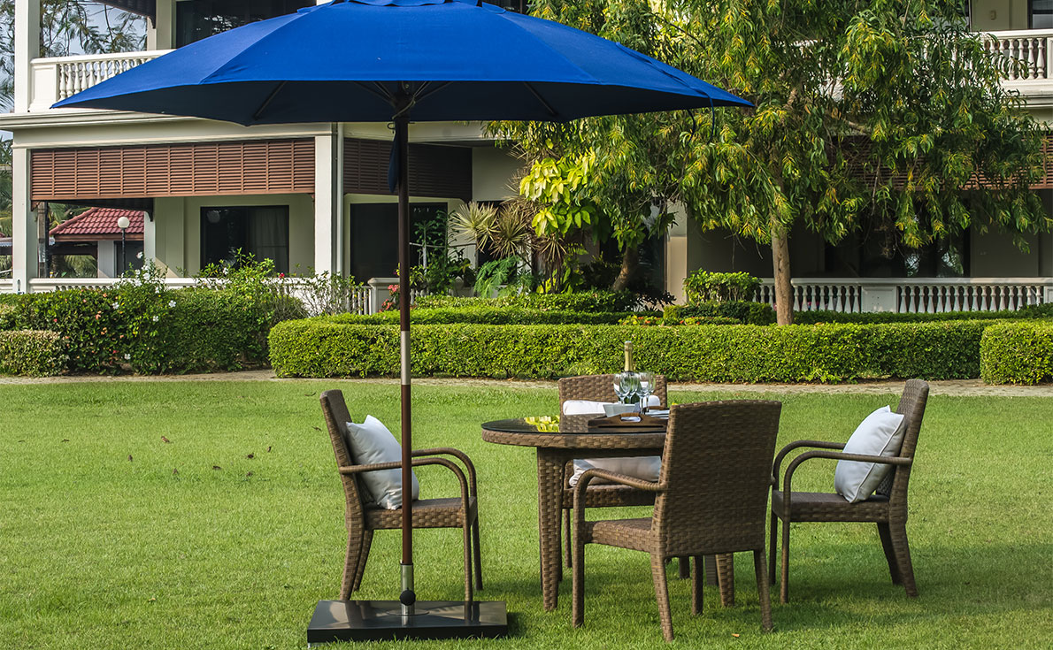 Rattan Outdoor Dining Chairs Are More Suitable for Casual Dining